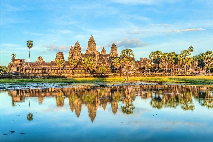 Angkor Wat Highlights and Sunrise Guided Tour from Siem Reap (2026 Review & Booking Guide) 1 Angkor Wat Highlights and Sunrise Guided Tour from Siem Reap in Siem Reap