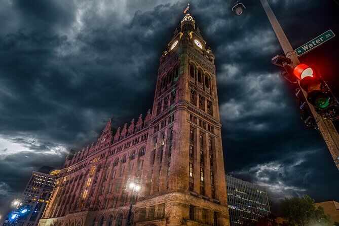 Brew City Downtown Milwaukee Dark History Haunted Tour - Milwaukee Wisconsin