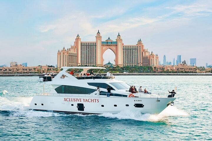 Dubai Marina Luxury Yacht Tour with Optional Breakfast or BBQ in Dubai