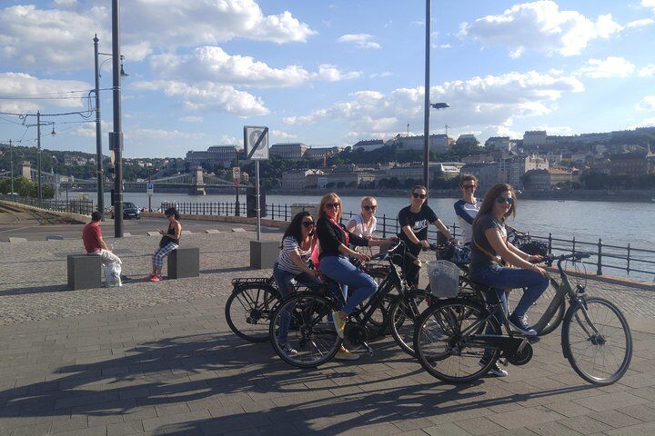 Is Budapest Safe for Tourists? Safety Tips & Common Scams (2026) 12 Budapest Highlights Bike Tour