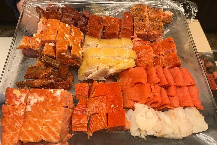 Anchorage City Tour w/ Taste of Wild Smoked Salmon & Reindeer in Anchorage