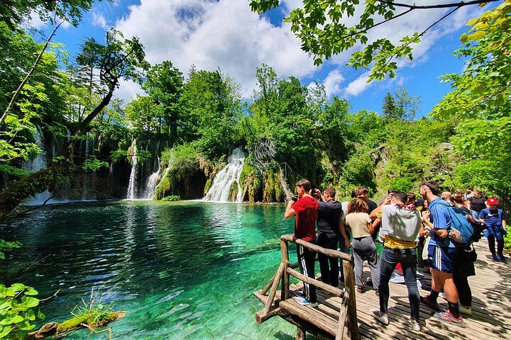 Zagreb: Plitvice Lakes & Rastoke Guided Day Trip with Ticket in Zagreb