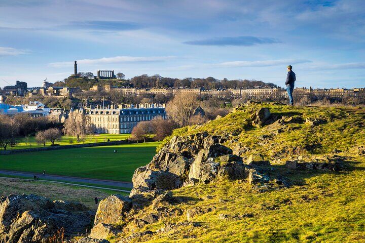 Private vs Small Group Tours in Edinburgh: Which Should You Book? (2026) 14 Guided Edinburgh Private Walking Tour