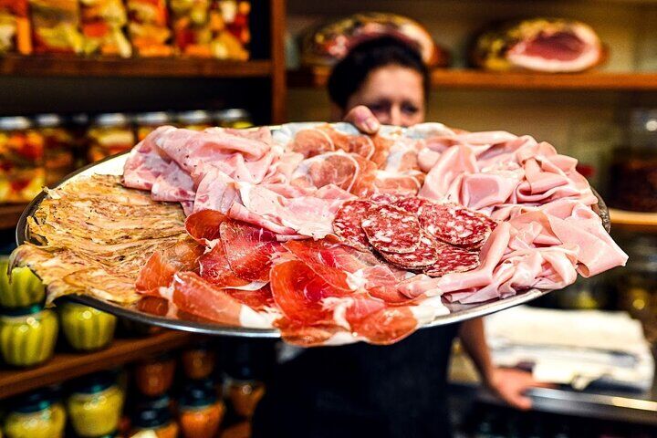 Bologna Food & Market Tour with Local Dishes, Pasta, Wines in Bologna