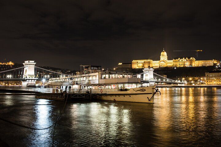 Is Budapest Safe for Tourists? Safety Tips & Common Scams (2026) 10 Budapest Evening Cruise with Drink Options