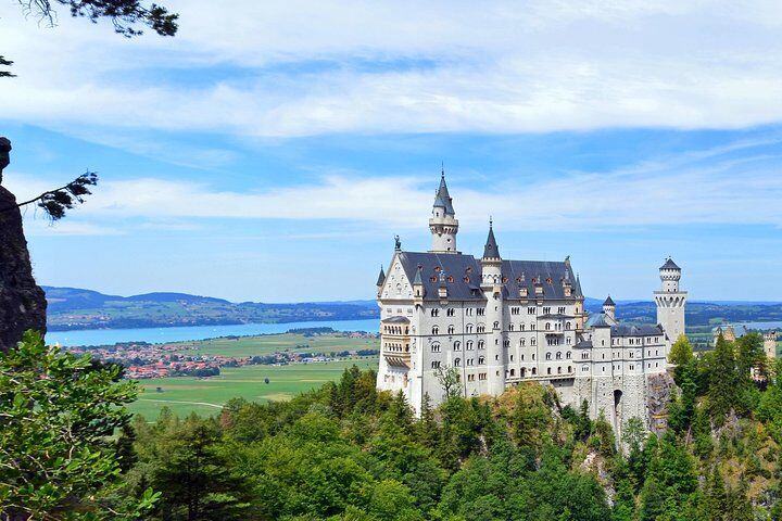 Neuschwanstein Castle Tickets Compared: Ticket vs Tour from Munich (2026) 14 VIP Daytrip Neuschwanstein, Linderhof and Grotto from Munich