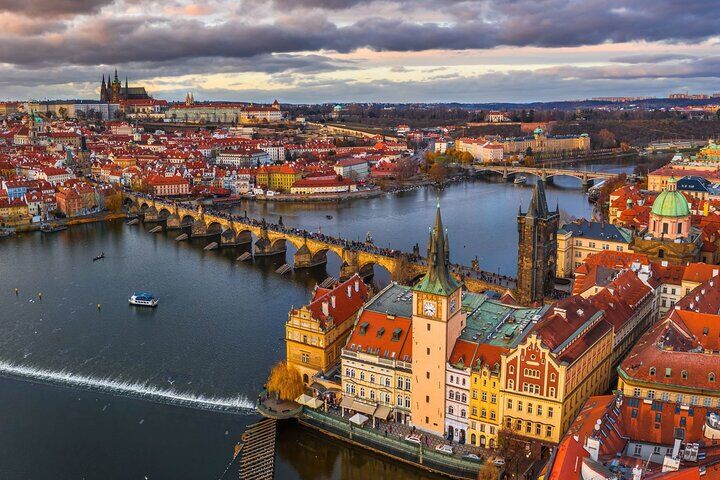 Prague City Pass: Prague Visitor Pass vs CoolPass vs Individual Tickets — Worth It? (2026) 10 Best of Prague Guided Tour and Cruise with Authentic Czech Lunch
