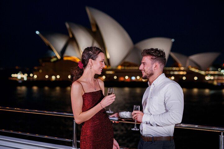 Sydney Opera House Tickets Compared: Tour vs Show vs Backstage (2026) 17 Sydney Harbour 4-Course Starlight Dinner Cruise (Darling Harbour)