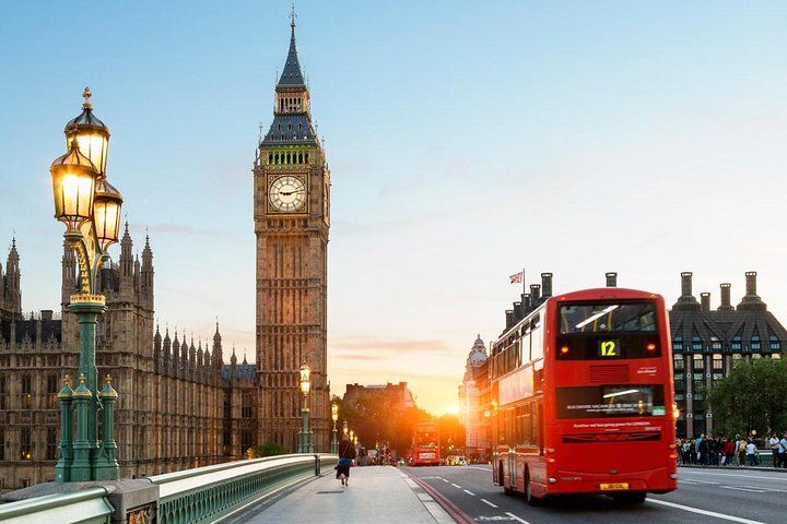 Tower of London Tickets Compared: Ticket vs Guided vs London Pass (2026) 17 London 30 Top Sights with Fun Local Guide