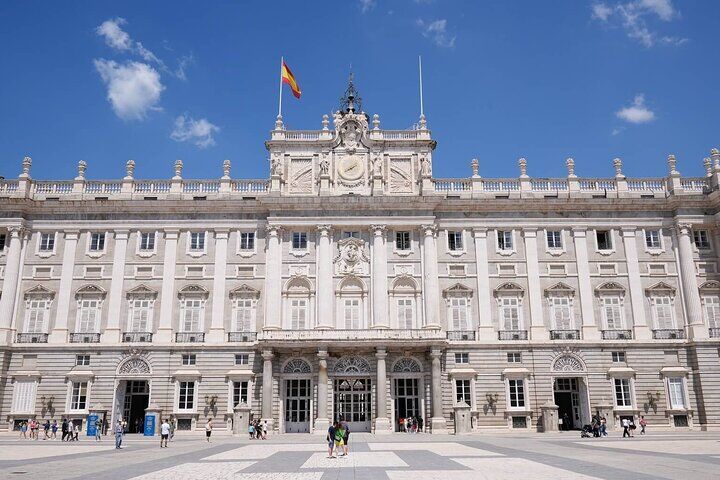 Madrid City Pass: Paseo del Arte vs Tourist Card vs Individual Tickets — Worth It? (2026) 15 Royal Palace of Madrid Early Entrance Tour Skip-The-Line Ticket