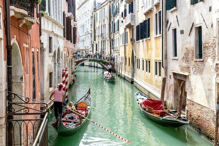 Private vs Small Group Tours in Venice: Which Should You Book? (2026) 13 Venice Private Gondola Ride: Explore Hidden Canals and Sights