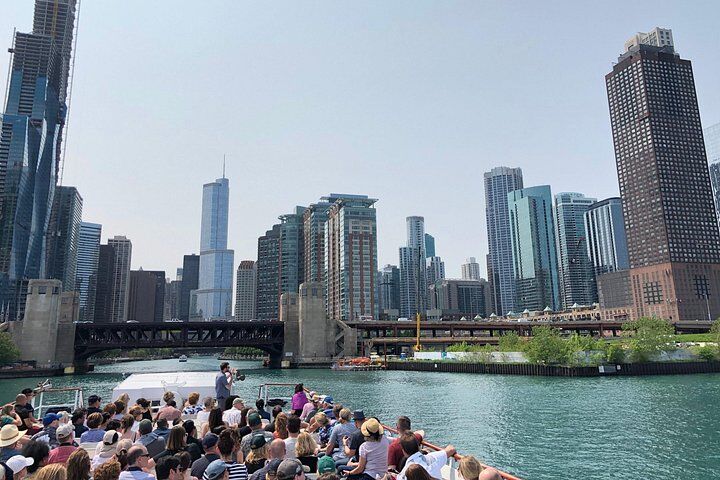 Chicago River 90-Minute Architecture Boat Tour (2026 Review & Booking Guide) 1 Chicago River 90-Minute Architecture Boat Tour in Chicago