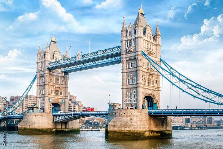 Tower of London Tickets Compared: Ticket vs Guided vs London Pass (2026) 14 VIP Early Access: Opening Ceremony Tower of London & Bridge Entry