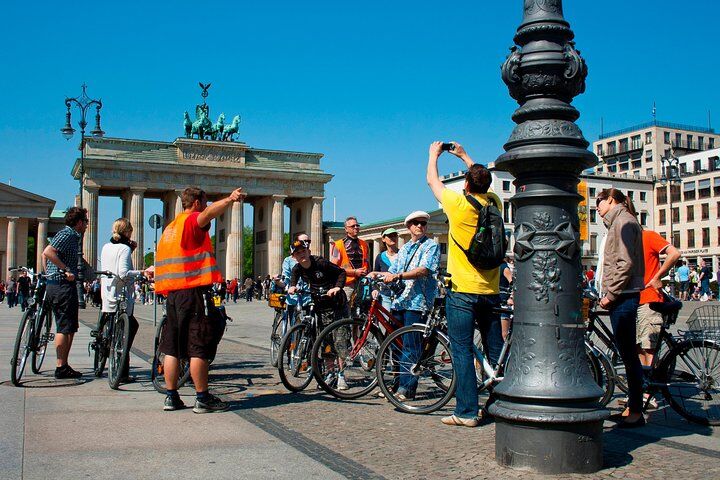 Private vs Small Group Tours in Berlin: Which Should You Book? (2026) 18 Berlin Highlights Sightseeing Bike Tour 3.5h in Small Groups