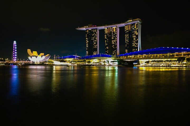 Private vs Small Group Tours in Singapore: Which Should You Book? (2026) 13 Private Tour: Nighttime Sightseeing with River Cruise