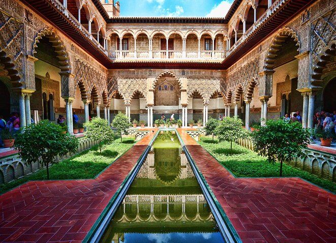Alcazar and Cathedral of Seville Tour in Seville