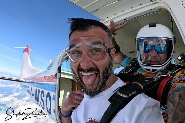 Skydive Zanzibar | Tandem Skydive (2026 Review & Booking Guide) 1 Skydive Zanzibar | Tandem Skydive in Zanzibar