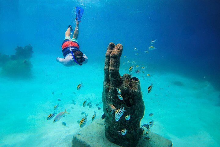 Isla Mujeres Luxury Sailing: Adults Only or Family Friendly in Cancun