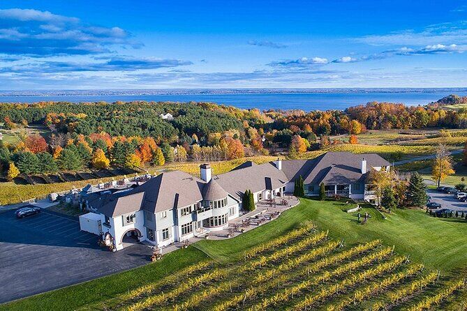 Meilleurs tours et expériences à Traverse City Michigan 21 Hour Traverse City Sunset Wine Tour 3 Wineries on Old Mission Peninsula - Traverse City Michigan