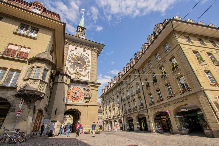 Bern Travel Guide: Zytglogge Astronomical Clock & Bear Park (2026) 12 Best Intro to Bern in 2 hours with a Local
