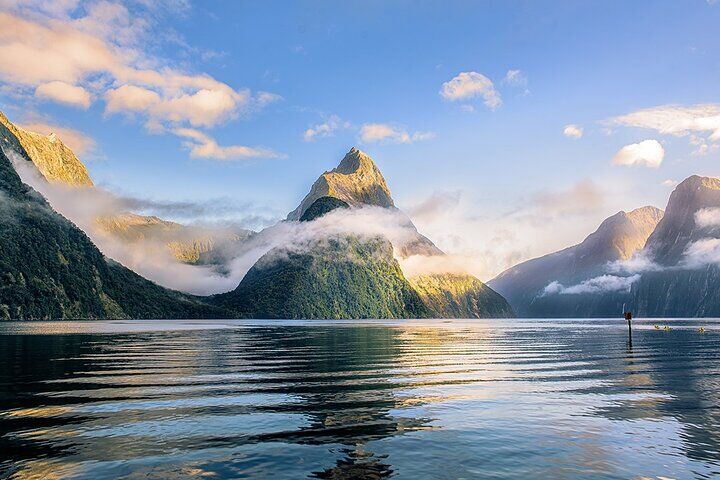 Premium Milford Sound Small Group Tour & Cruise (2026 Review & Booking Guide) 1 Premium Milford Sound Small Group Tour & Cruise in Fiordland and Milford Sound