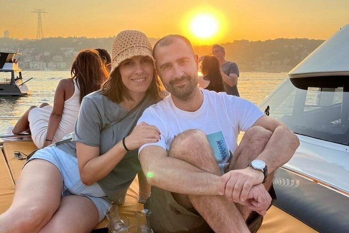 Istanbul Sunset Luxury Yacht Cruise Experience with Local (2026 Review & Booking Guide) 1 Istanbul Sunset Luxury Yacht Cruise Experience with Local in Istanbul