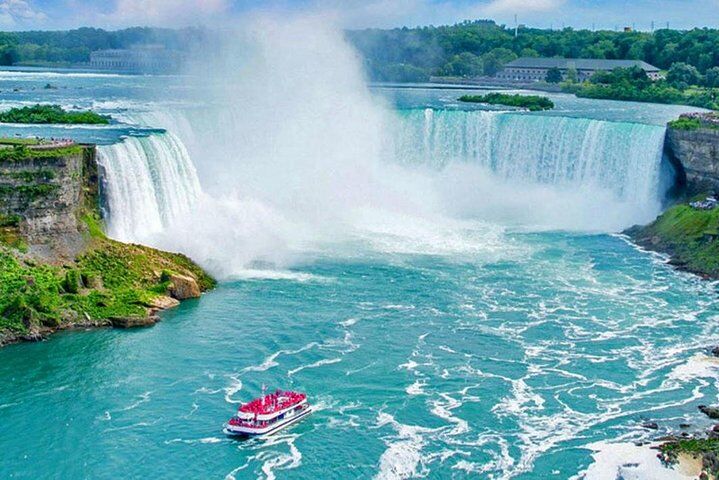 Niagara Falls Day Tour from Toronto (2026 Review & Booking Guide) 1 Niagara Falls Day Tour from Toronto in Toronto
