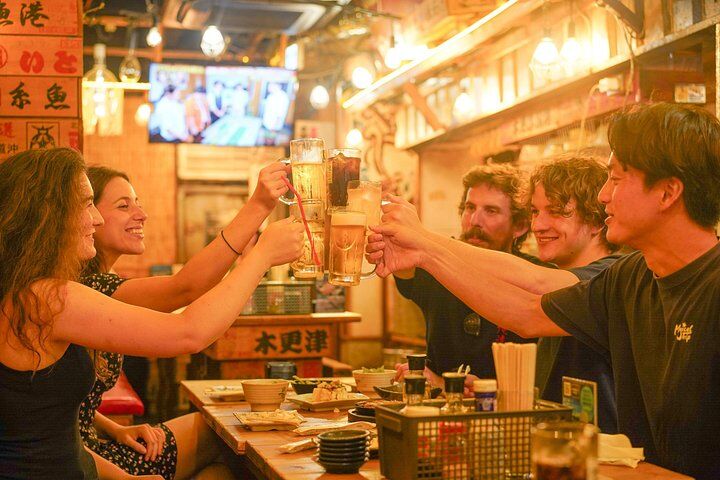 Tokyo Bar Hopping in Shinjuku: Free-flow, Full Dinner, Golden (2026 Review & Booking Guide) 1 Tokyo Bar Hopping in Shinjuku: Free-flow, Full Dinner, Golden in Tokyo