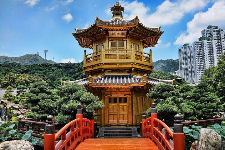 Private vs Small Group Tours in Hong Kong: Which Should You Book? (2026) 13 Half-Day or Full- Day Private Custom Walking Tour of Hong Kong