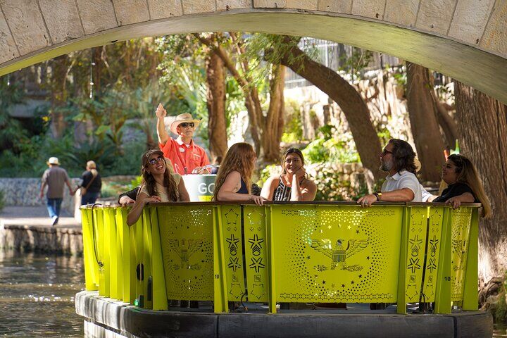 San Antonio Premium City Tour with Alamo & River Walk Cruise in San Antonio