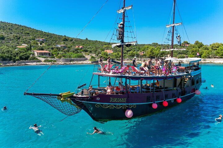Blue Cave, Hvar & 5 Islands Speedboat Adventure From Split in Split