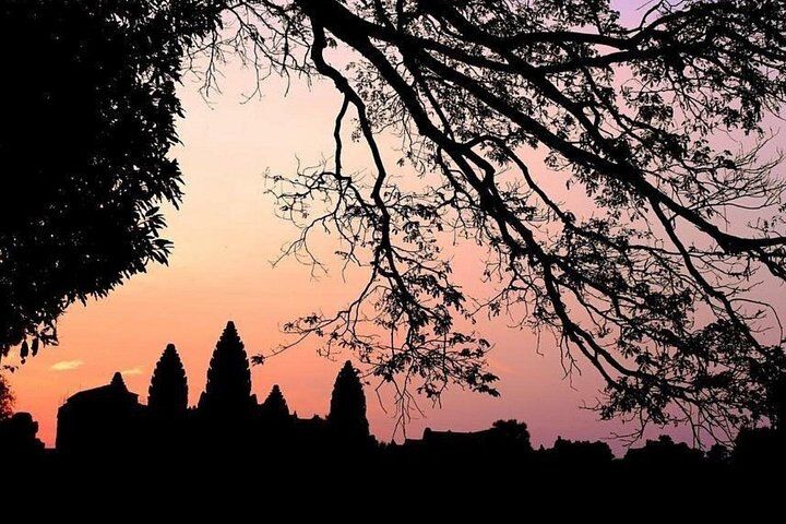 Angkor Wat Sunrise & 3 Main Temples – Small Group (2026 Review & Booking Guide) 1 Angkor Wat Sunrise & 3 Main Temples – Small Group in Siem Reap