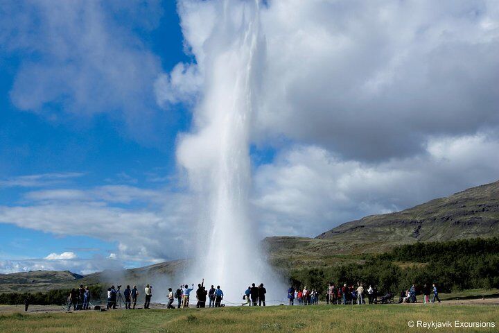 Reykjavik City Card: Is It Worth It? Museums, Pools, Perlan & Sky Lagoon Prices Compared (2026) 15 The Golden Circle Guided Bus Tour from Reykjavik