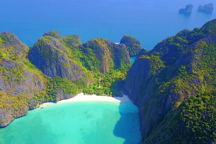 Phi Phi Islands Adventure Day Trip w/ Seaview Lunch by V. (2026 Review & Booking Guide) 1 Phi Phi Islands Adventure Day Trip w/ Seaview Lunch by V. in Phuket