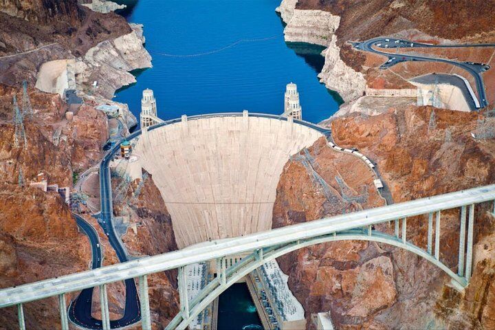 Award Winning 3-Hour Hoover Dam Small Group Mini Tour (2026 Review & Booking Guide) 1 Award Winning 3-Hour Hoover Dam Small Group Mini Tour in Las Vegas