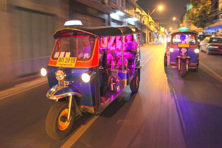 Bangkok by Night: Temples, Markets and Food Tuk-Tuk Tour in Bangkok