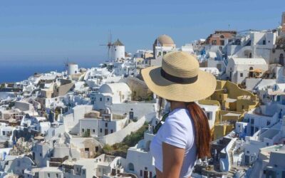Private vs Small Group Tours in Santorini: Which Should You Book? (2026)