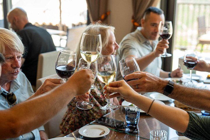 Douro Valley Small Group Tour from Porto: Wineries Lunch (2026 Review & Booking Guide) 1 Douro Valley Small Group Tour from Porto: Wineries Lunch in Porto