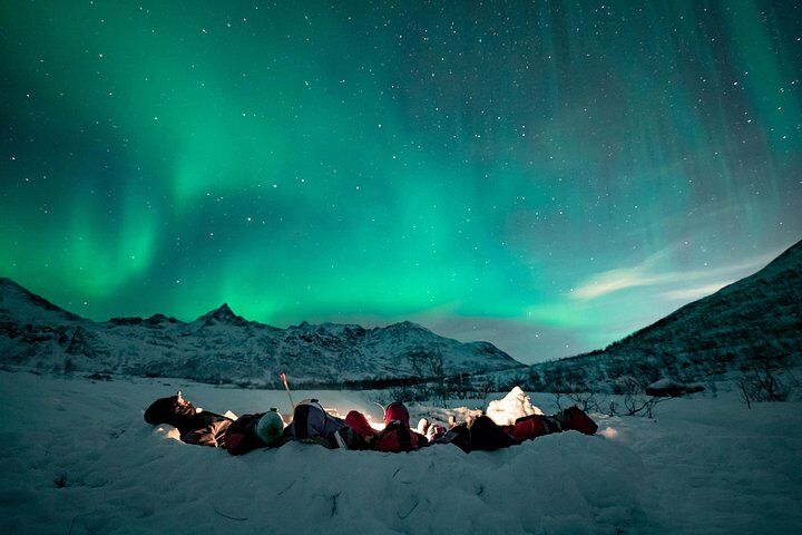 Tromso Aurora Hunt with Bonfire, Meal, Winter Suit & Photos (2026 Review & Booking Guide) 1 Tromso Aurora Hunt with Bonfire, Meal, Winter Suit & Photos in Tromso