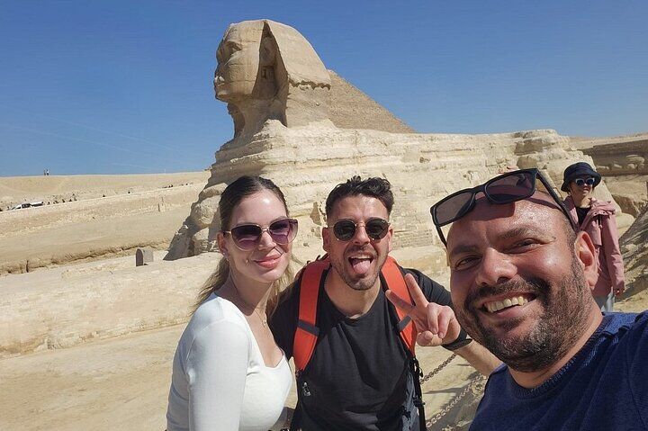 VIP Private Giza Pyramids, Sphinx Tour –Inside (2026 Review & Booking Guide) 1 VIP Private Giza Pyramids, Sphinx Tour –Inside in Cairo