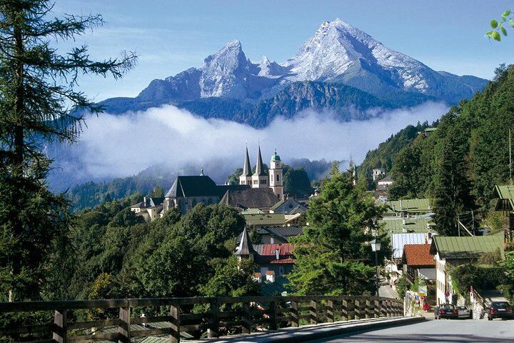 Skip-the-Line: Eagle's Nest in Berchtesgaden Tour (2026 Review & Booking Guide) 1 Skip-the-Line: Eagle's Nest in Berchtesgaden Tour in Salzburg
