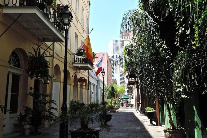 Best Tours & Experiences in New Orleans Garden District 16 New Orleans City Tour Katrina Garden District French Quarter Graveyard - New Orleans Garden District