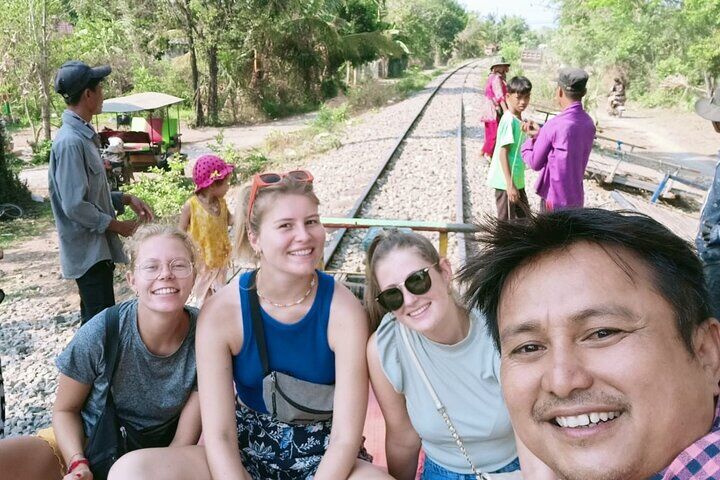 Die besten Touren und Erlebnisse in Battambang 14 AfternoonTour.Bamboo train.killing cave with Secret bat cave