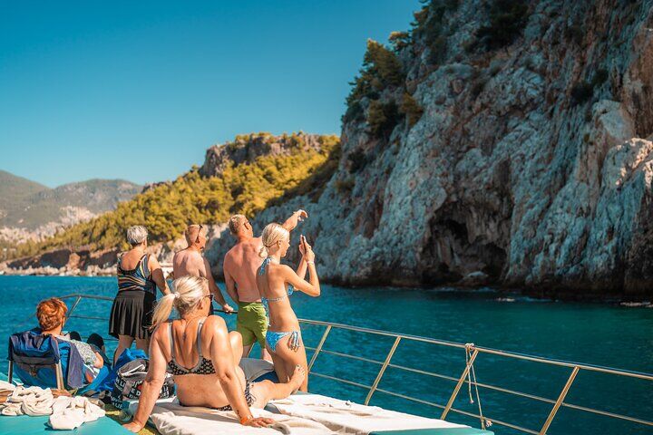 Die besten Touren und Erlebnisse in Alanya, Türkei 21 Alanya Relaxing Boat Tour with Lunch, Soft Drinks & Transfer