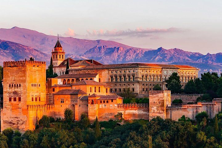 Alhambra and Generalife Skip-the-Line Ticket with Guide Granada