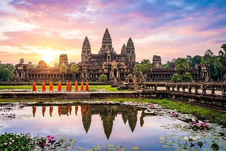 Angkor Wat Tours: Sunrise Visit or Full-Day Temple Circuit? 10 Angkor Wat Sunrise Private Tour with Guide from Siem Reap