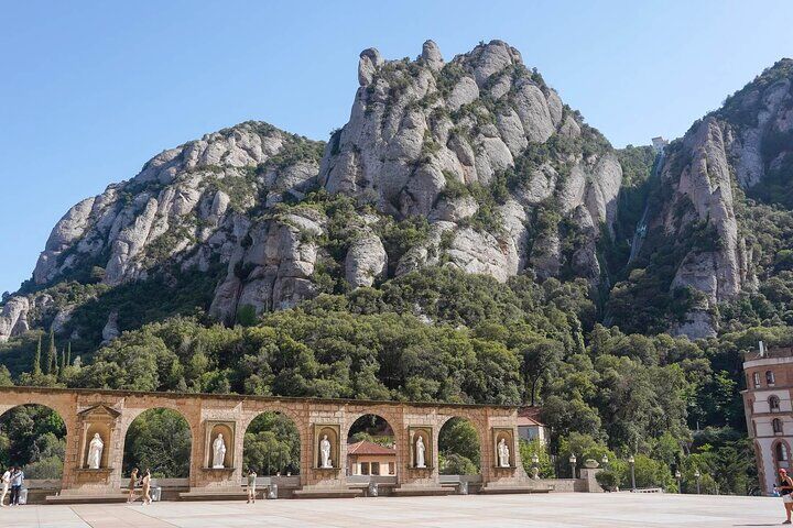 Montserrat with Cog-Wheel Train & Black Madonna Priority (2026 Review & Booking Guide) 1 Montserrat with Cog-Wheel Train & Black Madonna Priority in Barcelona