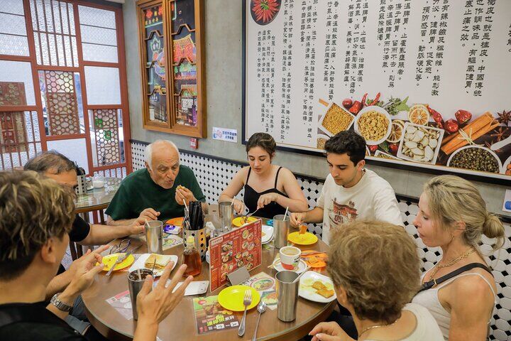 Private vs Small Group Tours in Hong Kong: Which Should You Book? (2026) 17 Small Group Kowloon Michelin Rated Street Food and Culture Tour