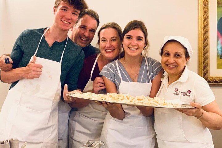 Bari: Pasta & Tiramisu Cooking Class with Wine by Cooking Italy