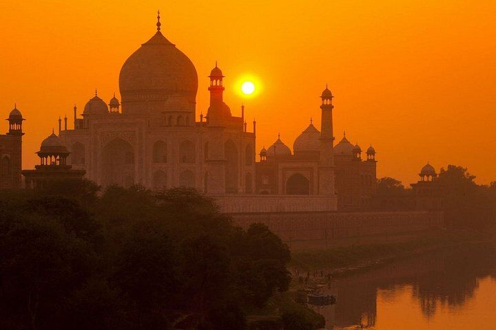 Taj Mahal Tickets Compared: Ticket vs Sunrise Tour vs Day Trip from Delhi (2026) 12 Sunrise Tour Of Taj Mahal From Delhi - All Inclusive